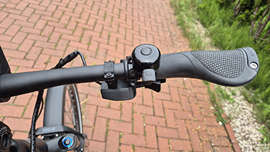 E-14 Trigger Alternative - Foto am Lenker aus Fahrersicht